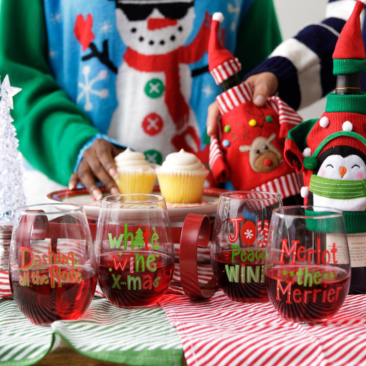 Joy to the Wine Stemless Wine Glass Set – Tate + Zoey